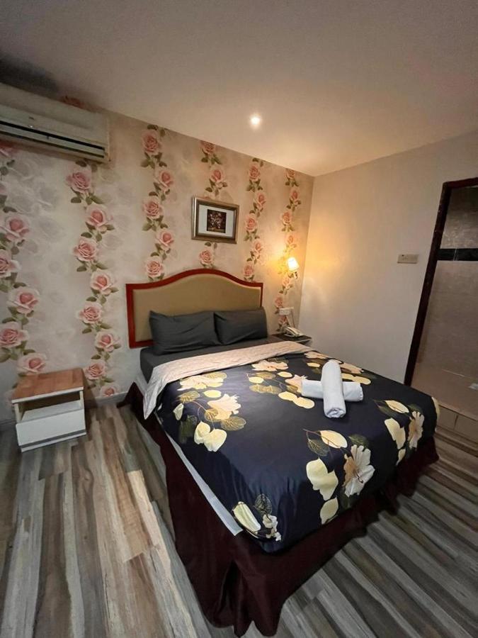 Mr Hotel Nusa Bestari Skudai Exterior photo
