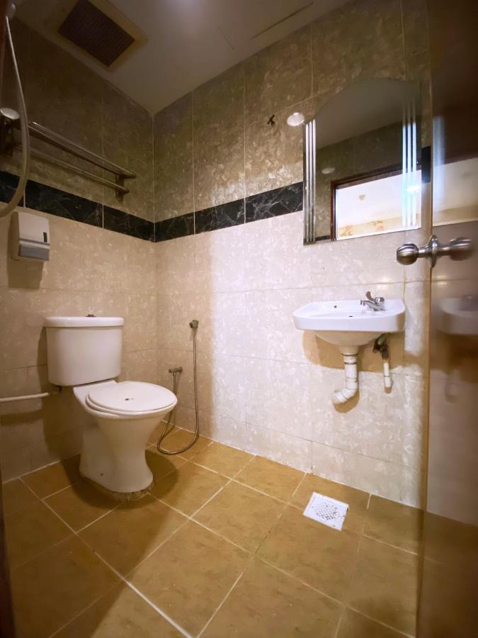 Mr Hotel Nusa Bestari Skudai Exterior photo