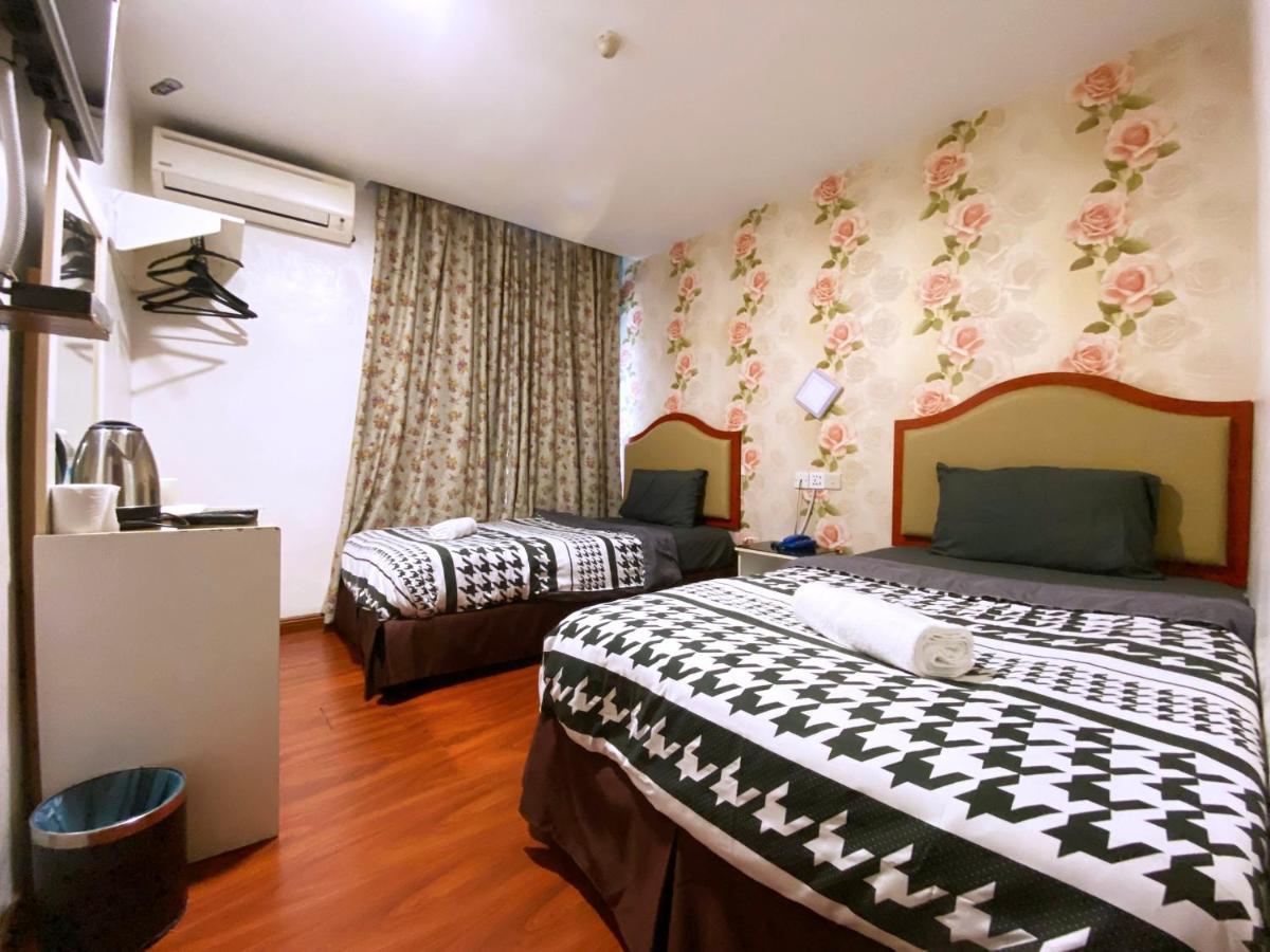 Mr Hotel Nusa Bestari Skudai Exterior photo
